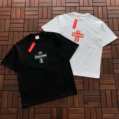 SUPREME T-Shirt