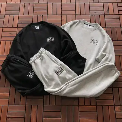 NIKE Sweater