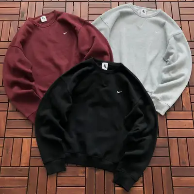 NIKE Sweater