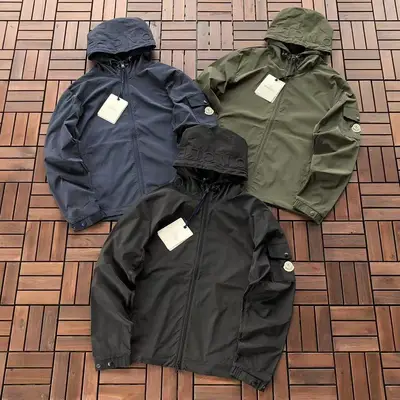 MONCLER Jacke