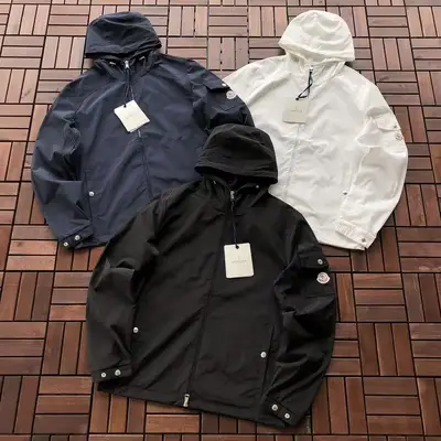 MONCLER Jacke