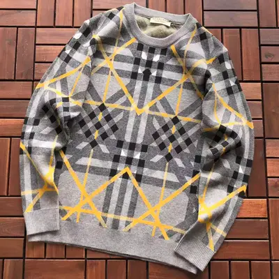 BURBERRY Sweater