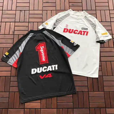 SUPREME T-Shirt
