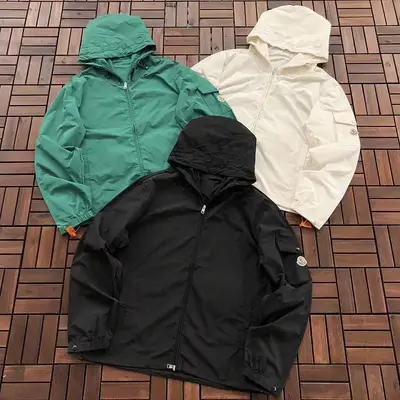 MONCLER Jacke