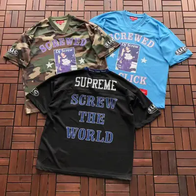 SUPREME T-Shirt