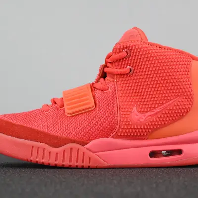 NIKE Air Yeezy 2
