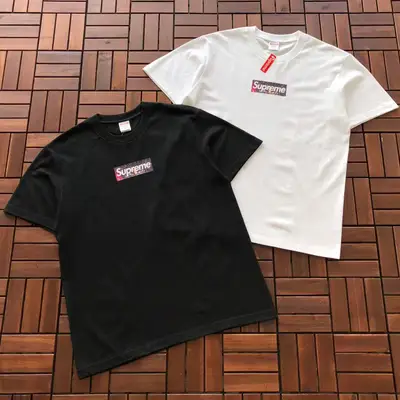 SUPREME T-Shirt