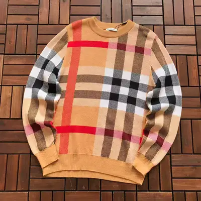 BURBERRY Sweater