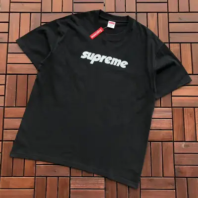 SUPREME T-Shirt