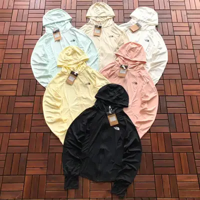 THE NORTH FACE Hoodie