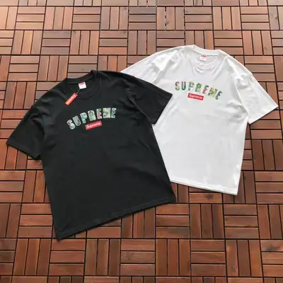 SUPREME T-Shirt