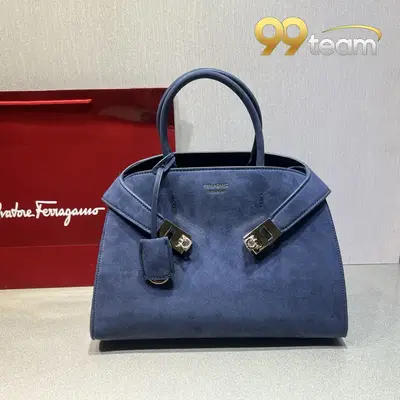 FERRAGAMO | Item ID: 22114