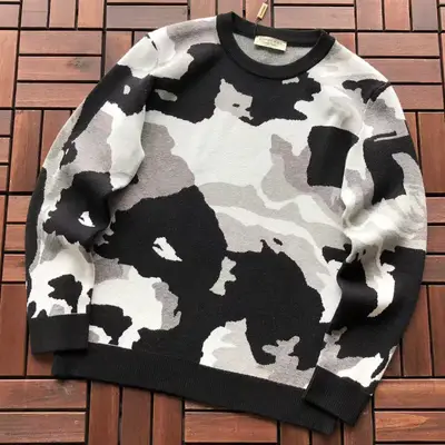 BURBERRY Sweater