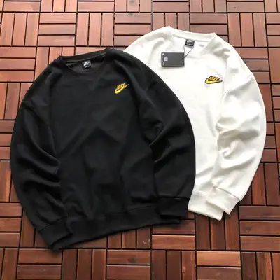 NIKE Sweater