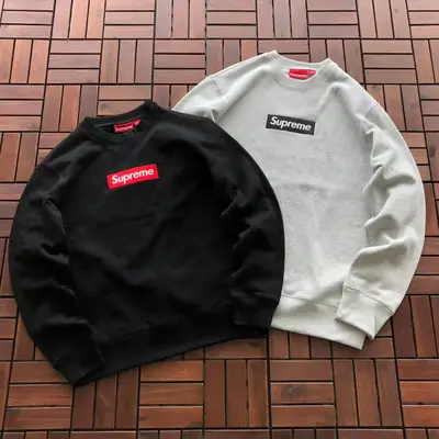 SUPREME Sweater