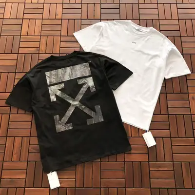 OFF-WHITE T-Shirt