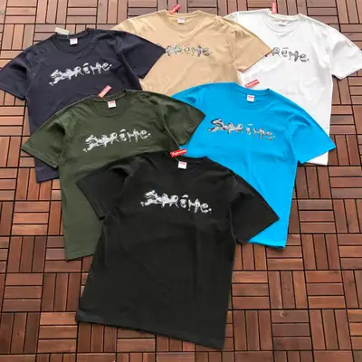 SUPREME T-Shirt