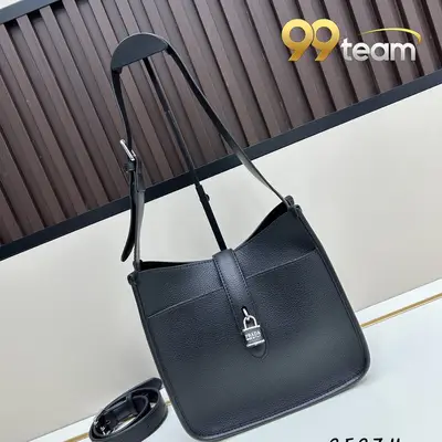 PRADA | Item ID: 09423