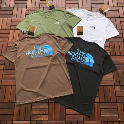 THE NORTH FACE T-Shirt