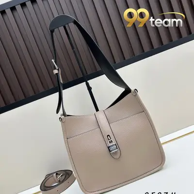 PRADA | Item ID: 09430