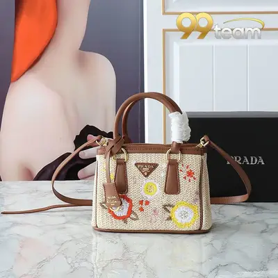 PRADA | Item ID: 08775