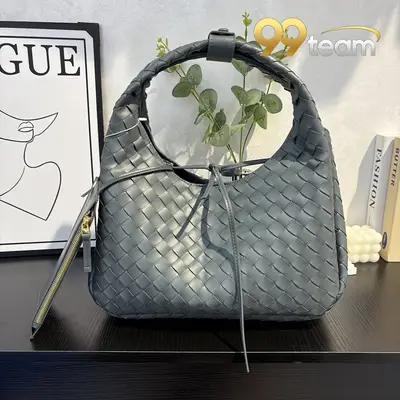 BOTTEGA VENETTA | Item ID: 20676
