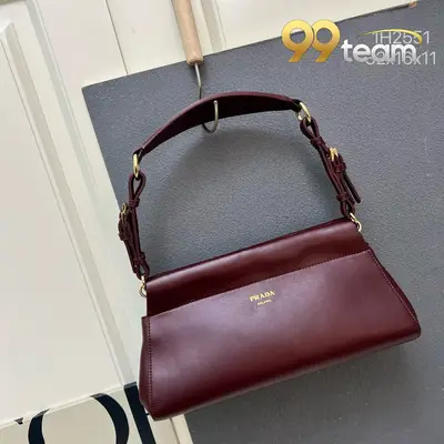 PRADA | Item ID: 09451