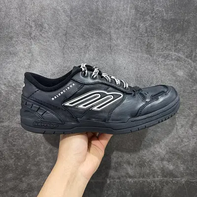 BALENCIAGA