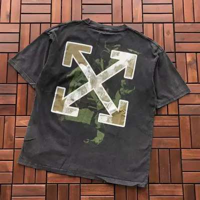 OFF-WHITE T-Shirt
