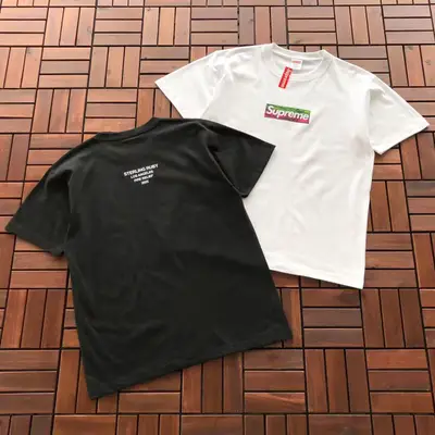 SUPREME T-Shirt