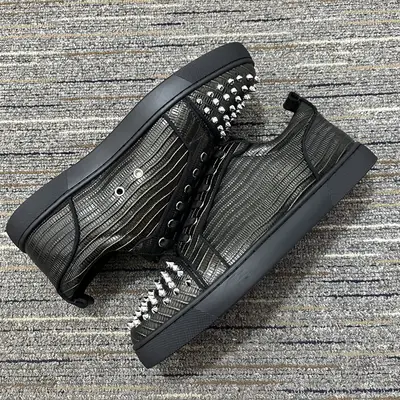 LOUBOUTINS