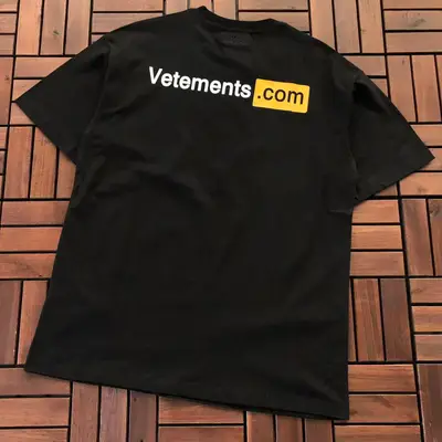 VETEMENTS T-Shirt