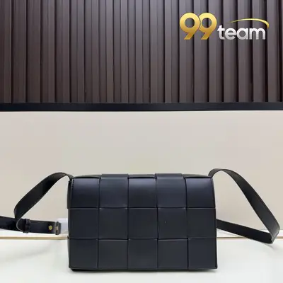 BOTTEGA VENETTA | Item ID: 20816