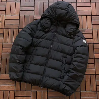 MONCLER Jacke