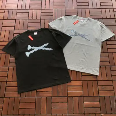 SUPREME T-Shirt