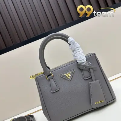 PRADA | Item ID: 09491