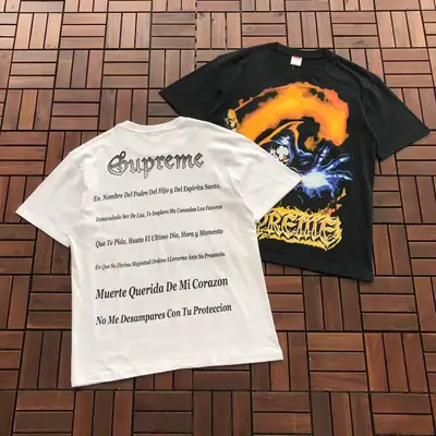 SUPREME T-Shirt