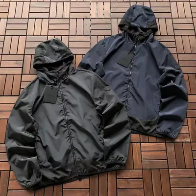 MONCLER Jacke