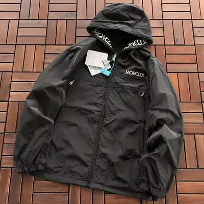 MONCLER Jacke