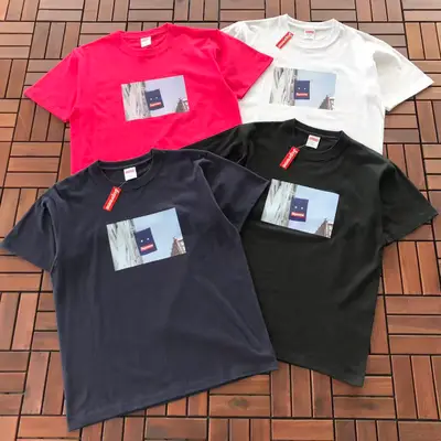 SUPREME T-Shirt
