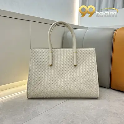 BOTTEGA VENETTA | Item ID: 20823