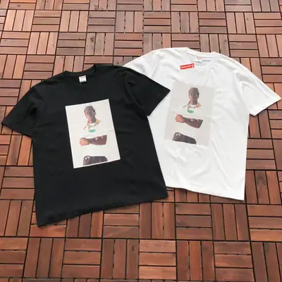 SUPREME T-Shirt