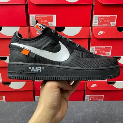 NIKE