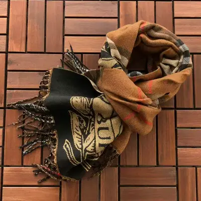BURBERRY Schal