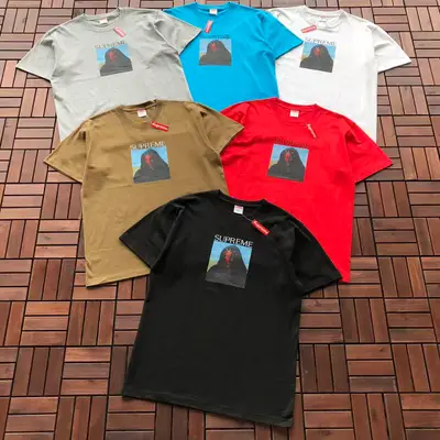 SUPREME T-Shirt