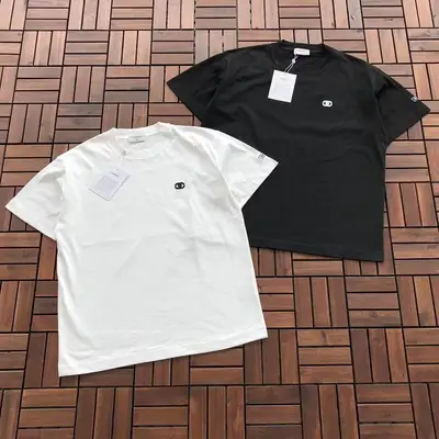 CHANEL T-Shirt