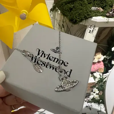 VIVIENNE WESTWOOD Schmuck