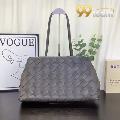 BOTTEGA VENETTA | Item ID: 20646
