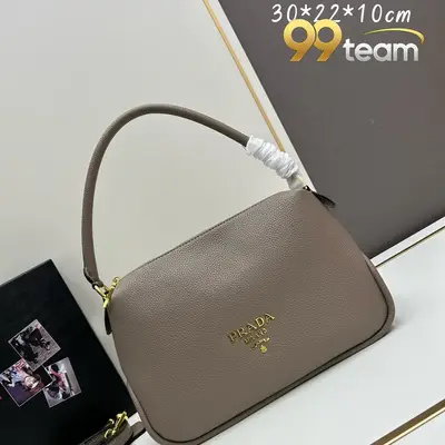 PRADA | Item ID: 09553