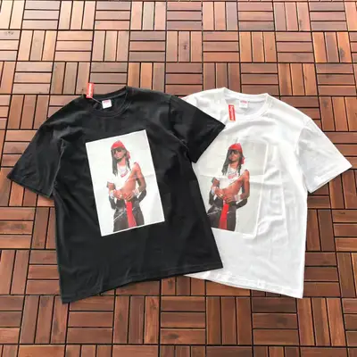 SUPREME T-Shirt